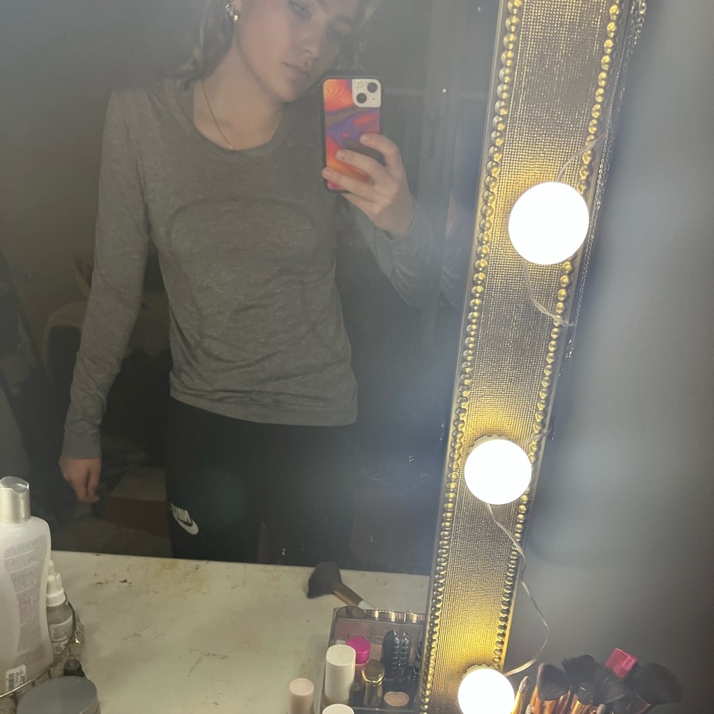 GREY LULULEMON SWIFTY LONG SLEEVE